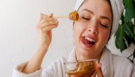 فوائد وضع العسل على الوجه