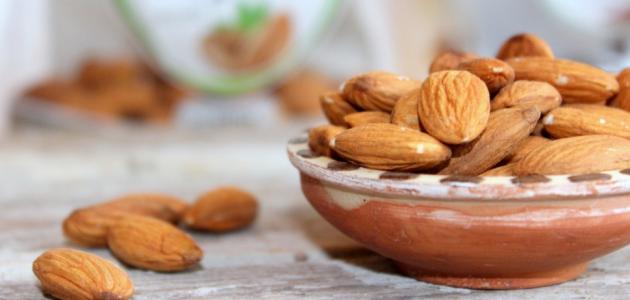 فوائد اللوز المر للبشرة