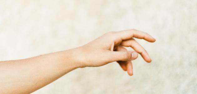أضرار فرقعة الأصابع
