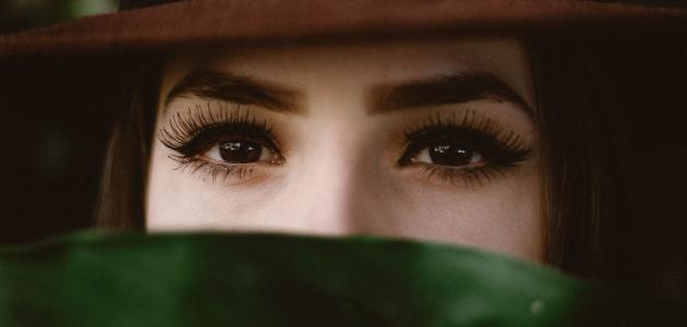 ألم في طرف العين