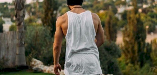ما هو علاج انحناء أسفل الظهر وبروز المؤخرة؟
