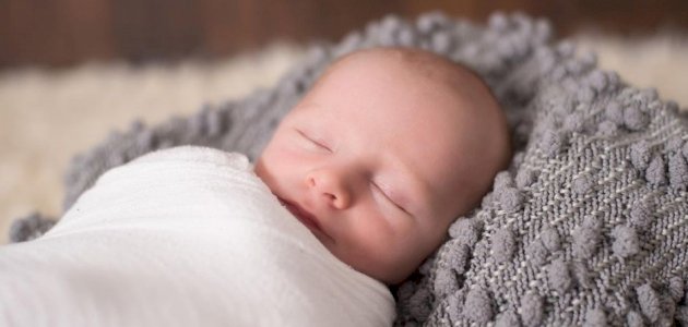 الرأس المسطح للأطفال: هل هو مشكلة؟