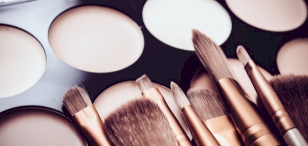 مستحضرات التجميل والسرطان: هل هناك علاقة مثبتة؟
